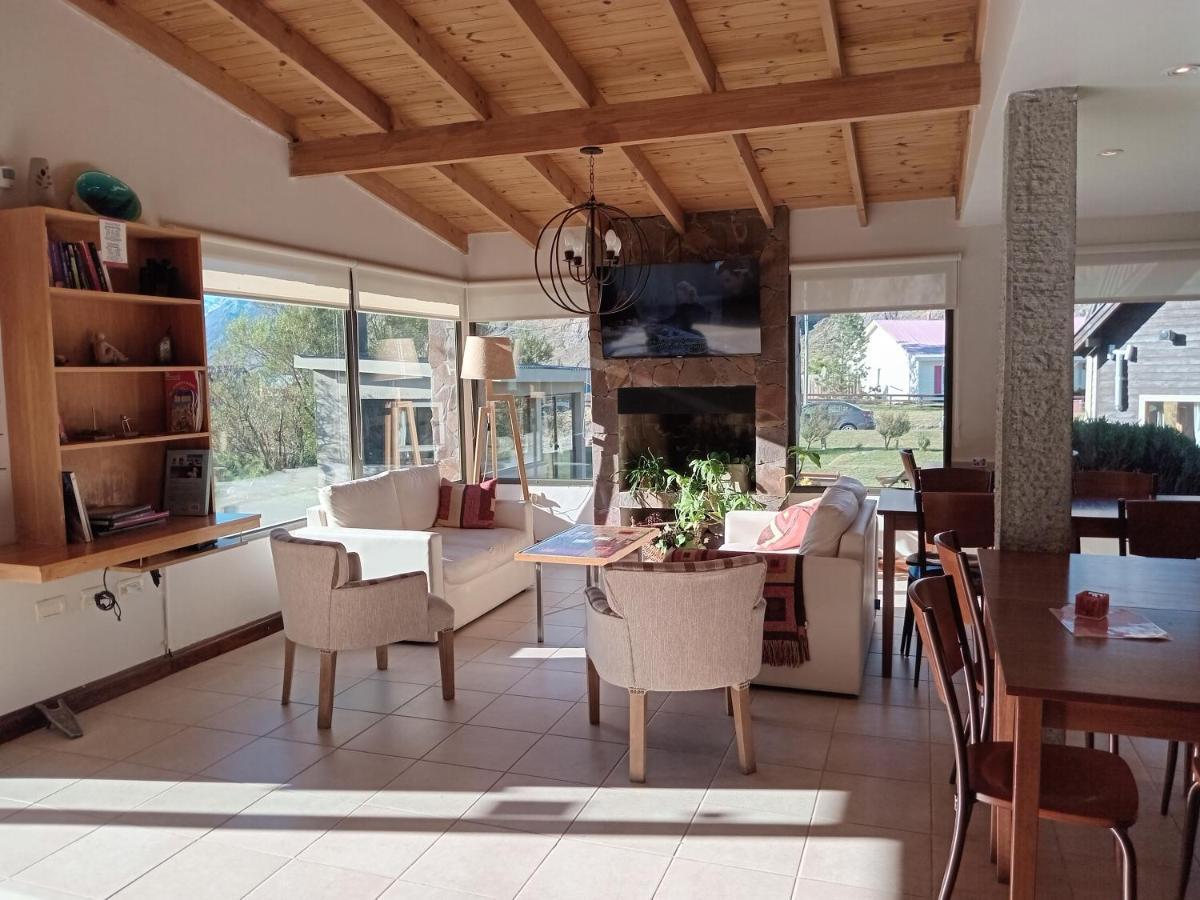 Y El Barranco Inn