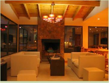 Y El Barranco Inn